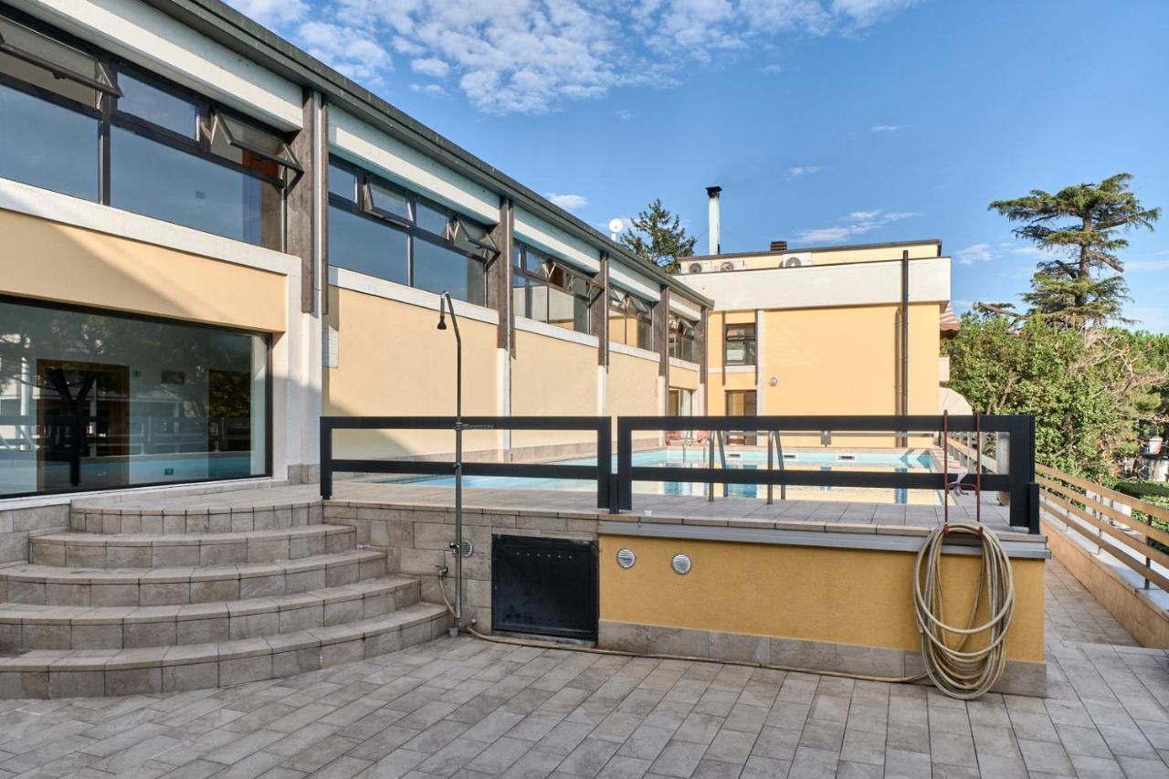 Lydie Apt. Exclusive Holigarda Дезенцано-дель-Гарда Экстерьер фото